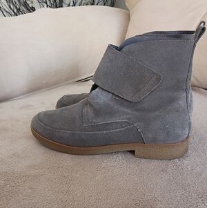 AEROSOLES Women's Gray Ankle Boots